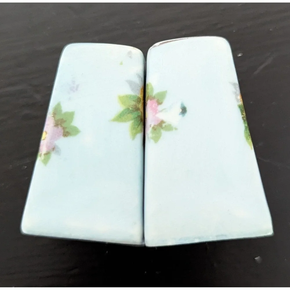 VTG Hand Painted Petite Salt & Pepper Shaker Set Blue With Pink &Yellow Roses